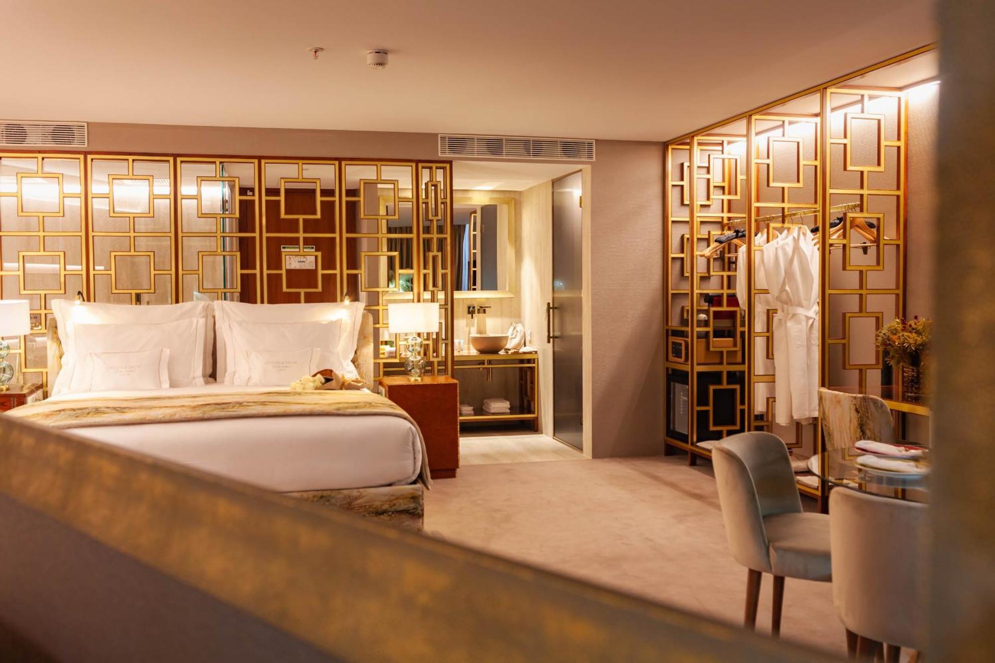 Wine&Books Lisboa Hotel Kamer foto A suite at the Mandarin Oriental, London