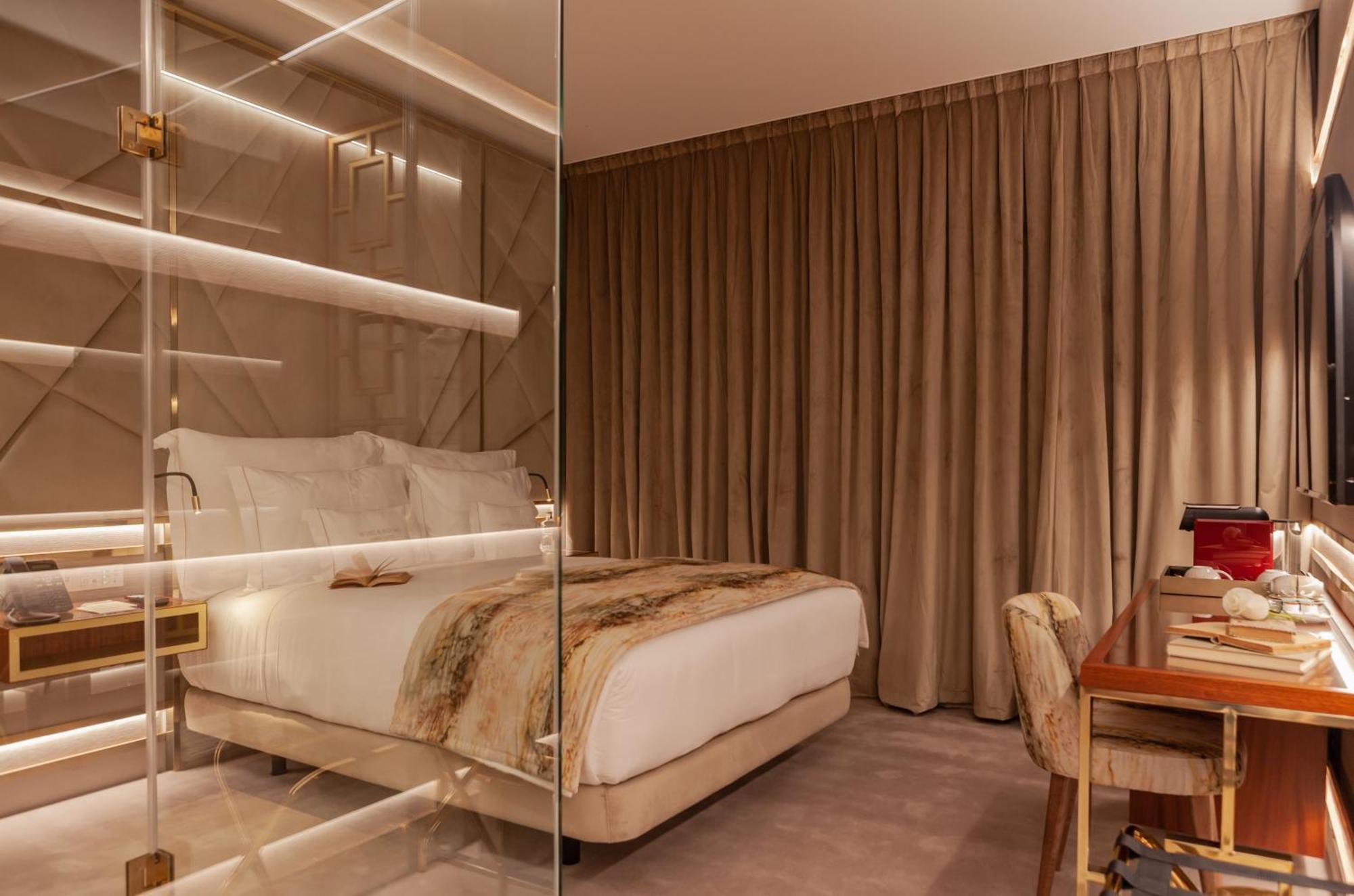 Wine&Books Lisboa Hotel Kamer foto A bedroom at the hotel
